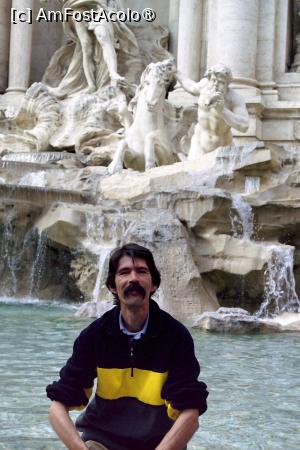 [P15] Roma 1999, Fontana di Trevi » foto by Dragoș_MD
 - 
<span class="allrVoted glyphicon glyphicon-heart hidden" id="av1473510"></span>
<a class="m-l-10 hidden" id="sv1473510" onclick="voting_Foto_DelVot(,1473510,3406)" role="button">șterge vot <span class="glyphicon glyphicon-remove"></span></a>
<a id="v91473510" class=" c-red"  onclick="voting_Foto_SetVot(1473510)" role="button"><span class="glyphicon glyphicon-heart-empty"></span> <b>LIKE</b> = Votează poza</a> <img class="hidden"  id="f1473510W9" src="/imagini/loader.gif" border="0" /><span class="AjErrMes hidden" id="e1473510ErM"></span>
