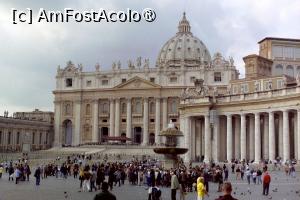 [P27] Roma 1999, Piazza San Pietro » foto by Dragoș_MD
 - 
<span class="allrVoted glyphicon glyphicon-heart hidden" id="av1473522"></span>
<a class="m-l-10 hidden" id="sv1473522" onclick="voting_Foto_DelVot(,1473522,3406)" role="button">șterge vot <span class="glyphicon glyphicon-remove"></span></a>
<a id="v91473522" class=" c-red"  onclick="voting_Foto_SetVot(1473522)" role="button"><span class="glyphicon glyphicon-heart-empty"></span> <b>LIKE</b> = Votează poza</a> <img class="hidden"  id="f1473522W9" src="/imagini/loader.gif" border="0" /><span class="AjErrMes hidden" id="e1473522ErM"></span>