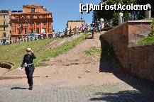[P37] Politista ce gonea vanzatorii ambulanti ce se aflau la iesirea din Colosseum » foto by Muffin2009*
 - 
<span class="allrVoted glyphicon glyphicon-heart hidden" id="av325030"></span>
<a class="m-l-10 hidden" id="sv325030" onclick="voting_Foto_DelVot(,325030,3406)" role="button">șterge vot <span class="glyphicon glyphicon-remove"></span></a>
<a id="v9325030" class=" c-red"  onclick="voting_Foto_SetVot(325030)" role="button"><span class="glyphicon glyphicon-heart-empty"></span> <b>LIKE</b> = Votează poza</a> <img class="hidden"  id="f325030W9" src="/imagini/loader.gif" border="0" /><span class="AjErrMes hidden" id="e325030ErM"></span>