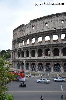 [P04] Colosseumul vazut din exterior » foto by Muffin2009*
 - 
<span class="allrVoted glyphicon glyphicon-heart hidden" id="av324984"></span>
<a class="m-l-10 hidden" id="sv324984" onclick="voting_Foto_DelVot(,324984,3406)" role="button">șterge vot <span class="glyphicon glyphicon-remove"></span></a>
<a id="v9324984" class=" c-red"  onclick="voting_Foto_SetVot(324984)" role="button"><span class="glyphicon glyphicon-heart-empty"></span> <b>LIKE</b> = Votează poza</a> <img class="hidden"  id="f324984W9" src="/imagini/loader.gif" border="0" /><span class="AjErrMes hidden" id="e324984ErM"></span>
