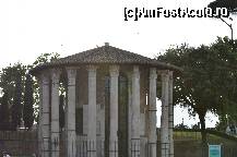 [P78] Templul lui Hercule Invingatorul-Piazza Bocca Della Verita » foto by Muffin2009*
 - 
<span class="allrVoted glyphicon glyphicon-heart hidden" id="av325720"></span>
<a class="m-l-10 hidden" id="sv325720" onclick="voting_Foto_DelVot(,325720,3406)" role="button">șterge vot <span class="glyphicon glyphicon-remove"></span></a>
<a id="v9325720" class=" c-red"  onclick="voting_Foto_SetVot(325720)" role="button"><span class="glyphicon glyphicon-heart-empty"></span> <b>LIKE</b> = Votează poza</a> <img class="hidden"  id="f325720W9" src="/imagini/loader.gif" border="0" /><span class="AjErrMes hidden" id="e325720ErM"></span>