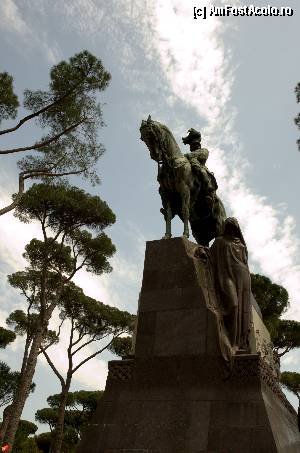 [P10] Una dintre statuile de pe aleile parcului Villa Borghese » foto by Muffin2009*
 - 
<span class="allrVoted glyphicon glyphicon-heart hidden" id="av348796"></span>
<a class="m-l-10 hidden" id="sv348796" onclick="voting_Foto_DelVot(,348796,3406)" role="button">șterge vot <span class="glyphicon glyphicon-remove"></span></a>
<a id="v9348796" class=" c-red"  onclick="voting_Foto_SetVot(348796)" role="button"><span class="glyphicon glyphicon-heart-empty"></span> <b>LIKE</b> = Votează poza</a> <img class="hidden"  id="f348796W9" src="/imagini/loader.gif" border="0" /><span class="AjErrMes hidden" id="e348796ErM"></span>