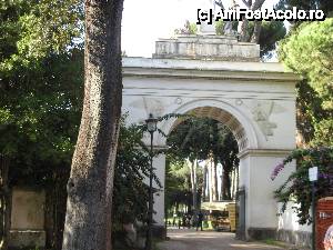 [P24] Arcul de Triumf din parcul Villa Borghese » foto by vlado2
 - 
<span class="allrVoted glyphicon glyphicon-heart hidden" id="av489551"></span>
<a class="m-l-10 hidden" id="sv489551" onclick="voting_Foto_DelVot(,489551,3406)" role="button">șterge vot <span class="glyphicon glyphicon-remove"></span></a>
<a id="v9489551" class=" c-red"  onclick="voting_Foto_SetVot(489551)" role="button"><span class="glyphicon glyphicon-heart-empty"></span> <b>LIKE</b> = Votează poza</a> <img class="hidden"  id="f489551W9" src="/imagini/loader.gif" border="0" /><span class="AjErrMes hidden" id="e489551ErM"></span>
