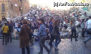 [P31] Aglomeraţie în luna Martie pe Treptele Spaniei. Roma, Italia.  » foto by traian.leuca †
 - 
<span class="allrVoted glyphicon glyphicon-heart hidden" id="av411158"></span>
<a class="m-l-10 hidden" id="sv411158" onclick="voting_Foto_DelVot(,411158,3406)" role="button">șterge vot <span class="glyphicon glyphicon-remove"></span></a>
<a id="v9411158" class=" c-red"  onclick="voting_Foto_SetVot(411158)" role="button"><span class="glyphicon glyphicon-heart-empty"></span> <b>LIKE</b> = Votează poza</a> <img class="hidden"  id="f411158W9" src="/imagini/loader.gif" border="0" /><span class="AjErrMes hidden" id="e411158ErM"></span>