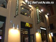 [P49] 'Mec'-ul de evitat de langa Fontana di Trevi. » foto by crima
 - 
<span class="allrVoted glyphicon glyphicon-heart hidden" id="av195665"></span>
<a class="m-l-10 hidden" id="sv195665" onclick="voting_Foto_DelVot(,195665,3406)" role="button">șterge vot <span class="glyphicon glyphicon-remove"></span></a>
<a id="v9195665" class=" c-red"  onclick="voting_Foto_SetVot(195665)" role="button"><span class="glyphicon glyphicon-heart-empty"></span> <b>LIKE</b> = Votează poza</a> <img class="hidden"  id="f195665W9" src="/imagini/loader.gif" border="0" /><span class="AjErrMes hidden" id="e195665ErM"></span>