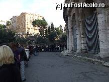 [P63] Coada de la Coloseum » foto by crima
 - 
<span class="allrVoted glyphicon glyphicon-heart hidden" id="av195680"></span>
<a class="m-l-10 hidden" id="sv195680" onclick="voting_Foto_DelVot(,195680,3406)" role="button">șterge vot <span class="glyphicon glyphicon-remove"></span></a>
<a id="v9195680" class=" c-red"  onclick="voting_Foto_SetVot(195680)" role="button"><span class="glyphicon glyphicon-heart-empty"></span> <b>LIKE</b> = Votează poza</a> <img class="hidden"  id="f195680W9" src="/imagini/loader.gif" border="0" /><span class="AjErrMes hidden" id="e195680ErM"></span>