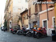 [P31] Cele mai folosite mijloace de transport pe stradutele inguste din Trastevere. » foto by BOGDAN DSN
 - 
<span class="allrVoted glyphicon glyphicon-heart hidden" id="av283363"></span>
<a class="m-l-10 hidden" id="sv283363" onclick="voting_Foto_DelVot(,283363,3406)" role="button">șterge vot <span class="glyphicon glyphicon-remove"></span></a>
<a id="v9283363" class=" c-red"  onclick="voting_Foto_SetVot(283363)" role="button"><span class="glyphicon glyphicon-heart-empty"></span> <b>LIKE</b> = Votează poza</a> <img class="hidden"  id="f283363W9" src="/imagini/loader.gif" border="0" /><span class="AjErrMes hidden" id="e283363ErM"></span>