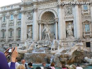 [P07] Fonta di Trevi si oameni care isi doresc sa revina aruncand un banut in apa » foto by DOINITA
 - 
<span class="allrVoted glyphicon glyphicon-heart hidden" id="av598781"></span>
<a class="m-l-10 hidden" id="sv598781" onclick="voting_Foto_DelVot(,598781,3406)" role="button">șterge vot <span class="glyphicon glyphicon-remove"></span></a>
<a id="v9598781" class=" c-red"  onclick="voting_Foto_SetVot(598781)" role="button"><span class="glyphicon glyphicon-heart-empty"></span> <b>LIKE</b> = Votează poza</a> <img class="hidden"  id="f598781W9" src="/imagini/loader.gif" border="0" /><span class="AjErrMes hidden" id="e598781ErM"></span>