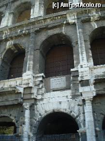 [P03] Italia - Roma - una din intrarile in Colosseum » foto by Diaura*
 - 
<span class="allrVoted glyphicon glyphicon-heart hidden" id="av310379"></span>
<a class="m-l-10 hidden" id="sv310379" onclick="voting_Foto_DelVot(,310379,3406)" role="button">șterge vot <span class="glyphicon glyphicon-remove"></span></a>
<a id="v9310379" class=" c-red"  onclick="voting_Foto_SetVot(310379)" role="button"><span class="glyphicon glyphicon-heart-empty"></span> <b>LIKE</b> = Votează poza</a> <img class="hidden"  id="f310379W9" src="/imagini/loader.gif" border="0" /><span class="AjErrMes hidden" id="e310379ErM"></span>