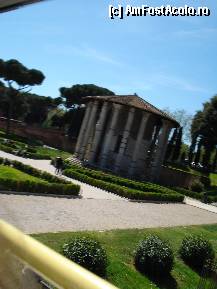 [P20] Roma - Templul lui Hercule  din Forumul Boarium » foto by Diaura*
 - 
<span class="allrVoted glyphicon glyphicon-heart hidden" id="av311044"></span>
<a class="m-l-10 hidden" id="sv311044" onclick="voting_Foto_DelVot(,311044,3406)" role="button">șterge vot <span class="glyphicon glyphicon-remove"></span></a>
<a id="v9311044" class=" c-red"  onclick="voting_Foto_SetVot(311044)" role="button"><span class="glyphicon glyphicon-heart-empty"></span> <b>LIKE</b> = Votează poza</a> <img class="hidden"  id="f311044W9" src="/imagini/loader.gif" border="0" /><span class="AjErrMes hidden" id="e311044ErM"></span>