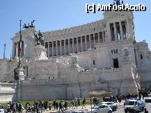 [P07] Roma - Piata Venetia - Monumentul Victor Emanue, jos in dreapta monumentului se vede Fontana del Tirreno (Fantana Tireniana ) » foto by Diaura*
 - 
<span class="allrVoted glyphicon glyphicon-heart hidden" id="av311471"></span>
<a class="m-l-10 hidden" id="sv311471" onclick="voting_Foto_DelVot(,311471,3406)" role="button">șterge vot <span class="glyphicon glyphicon-remove"></span></a>
<a id="v9311471" class=" c-red"  onclick="voting_Foto_SetVot(311471)" role="button"><span class="glyphicon glyphicon-heart-empty"></span> <b>LIKE</b> = Votează poza</a> <img class="hidden"  id="f311471W9" src="/imagini/loader.gif" border="0" /><span class="AjErrMes hidden" id="e311471ErM"></span>
