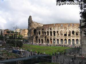 [P02] Colosseum vazut de la Forul Roman » foto by MaraPara
 - 
<span class="allrVoted glyphicon glyphicon-heart hidden" id="av504003"></span>
<a class="m-l-10 hidden" id="sv504003" onclick="voting_Foto_DelVot(,504003,3406)" role="button">șterge vot <span class="glyphicon glyphicon-remove"></span></a>
<a id="v9504003" class=" c-red"  onclick="voting_Foto_SetVot(504003)" role="button"><span class="glyphicon glyphicon-heart-empty"></span> <b>LIKE</b> = Votează poza</a> <img class="hidden"  id="f504003W9" src="/imagini/loader.gif" border="0" /><span class="AjErrMes hidden" id="e504003ErM"></span>