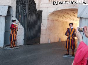 [P03] Vatican - Garda Elvetiana » foto by Aurici
 - 
<span class="allrVoted glyphicon glyphicon-heart hidden" id="av593086"></span>
<a class="m-l-10 hidden" id="sv593086" onclick="voting_Foto_DelVot(,593086,3406)" role="button">șterge vot <span class="glyphicon glyphicon-remove"></span></a>
<a id="v9593086" class=" c-red"  onclick="voting_Foto_SetVot(593086)" role="button"><span class="glyphicon glyphicon-heart-empty"></span> <b>LIKE</b> = Votează poza</a> <img class="hidden"  id="f593086W9" src="/imagini/loader.gif" border="0" /><span class="AjErrMes hidden" id="e593086ErM"></span>