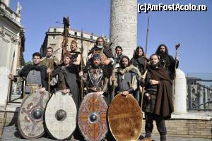 [P25] dacii coborati de pe columna » foto by buterfly*
 - 
<span class="allrVoted glyphicon glyphicon-heart hidden" id="av506041"></span>
<a class="m-l-10 hidden" id="sv506041" onclick="voting_Foto_DelVot(,506041,3406)" role="button">șterge vot <span class="glyphicon glyphicon-remove"></span></a>
<a id="v9506041" class=" c-red"  onclick="voting_Foto_SetVot(506041)" role="button"><span class="glyphicon glyphicon-heart-empty"></span> <b>LIKE</b> = Votează poza</a> <img class="hidden"  id="f506041W9" src="/imagini/loader.gif" border="0" /><span class="AjErrMes hidden" id="e506041ErM"></span>