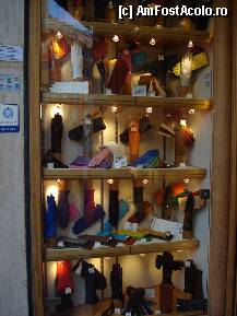 [P25] Magazin de manusi piele toate culorile » foto by Cristina67
 - 
<span class="allrVoted glyphicon glyphicon-heart hidden" id="av192171"></span>
<a class="m-l-10 hidden" id="sv192171" onclick="voting_Foto_DelVot(,192171,3406)" role="button">șterge vot <span class="glyphicon glyphicon-remove"></span></a>
<a id="v9192171" class=" c-red"  onclick="voting_Foto_SetVot(192171)" role="button"><span class="glyphicon glyphicon-heart-empty"></span> <b>LIKE</b> = Votează poza</a> <img class="hidden"  id="f192171W9" src="/imagini/loader.gif" border="0" /><span class="AjErrMes hidden" id="e192171ErM"></span>