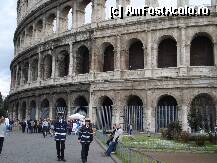 [P42] Colosseum si polizia la datorie » foto by Cristina67
 - 
<span class="allrVoted glyphicon glyphicon-heart hidden" id="av192188"></span>
<a class="m-l-10 hidden" id="sv192188" onclick="voting_Foto_DelVot(,192188,3406)" role="button">șterge vot <span class="glyphicon glyphicon-remove"></span></a>
<a id="v9192188" class=" c-red"  onclick="voting_Foto_SetVot(192188)" role="button"><span class="glyphicon glyphicon-heart-empty"></span> <b>LIKE</b> = Votează poza</a> <img class="hidden"  id="f192188W9" src="/imagini/loader.gif" border="0" /><span class="AjErrMes hidden" id="e192188ErM"></span>