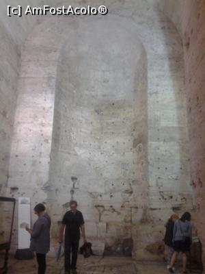 [P46] 39. Cel mai impozant lucru din „Dromos e Atrium” este uriașa nișă ce a adăpostit statuia Împăratului Hadrian.  » foto by msnd
 - 
<span class="allrVoted glyphicon glyphicon-heart hidden" id="av912033"></span>
<a class="m-l-10 hidden" id="sv912033" onclick="voting_Foto_DelVot(,912033,3406)" role="button">șterge vot <span class="glyphicon glyphicon-remove"></span></a>
<a id="v9912033" class=" c-red"  onclick="voting_Foto_SetVot(912033)" role="button"><span class="glyphicon glyphicon-heart-empty"></span> <b>LIKE</b> = Votează poza</a> <img class="hidden"  id="f912033W9" src="/imagini/loader.gif" border="0" /><span class="AjErrMes hidden" id="e912033ErM"></span>