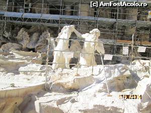 [P16] Fontana di Trevi... in renovare » foto by indiralisa_26
 - 
<span class="allrVoted glyphicon glyphicon-heart hidden" id="av548704"></span>
<a class="m-l-10 hidden" id="sv548704" onclick="voting_Foto_DelVot(,548704,3406)" role="button">șterge vot <span class="glyphicon glyphicon-remove"></span></a>
<a id="v9548704" class=" c-red"  onclick="voting_Foto_SetVot(548704)" role="button"><span class="glyphicon glyphicon-heart-empty"></span> <b>LIKE</b> = Votează poza</a> <img class="hidden"  id="f548704W9" src="/imagini/loader.gif" border="0" /><span class="AjErrMes hidden" id="e548704ErM"></span>