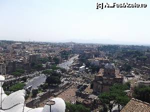 [P12] Vedere spre Colosseum!  » foto by balasa violeta
 - 
<span class="allrVoted glyphicon glyphicon-heart hidden" id="av694681"></span>
<a class="m-l-10 hidden" id="sv694681" onclick="voting_Foto_DelVot(,694681,3406)" role="button">șterge vot <span class="glyphicon glyphicon-remove"></span></a>
<a id="v9694681" class=" c-red"  onclick="voting_Foto_SetVot(694681)" role="button"><span class="glyphicon glyphicon-heart-empty"></span> <b>LIKE</b> = Votează poza</a> <img class="hidden"  id="f694681W9" src="/imagini/loader.gif" border="0" /><span class="AjErrMes hidden" id="e694681ErM"></span>