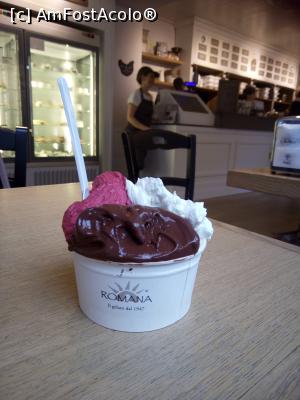 [P16] Poate cea mai bună înghețată din Roma...  » foto by viorelpop
 - 
<span class="allrVoted glyphicon glyphicon-heart hidden" id="av716562"></span>
<a class="m-l-10 hidden" id="sv716562" onclick="voting_Foto_DelVot(,716562,3406)" role="button">șterge vot <span class="glyphicon glyphicon-remove"></span></a>
<a id="v9716562" class=" c-red"  onclick="voting_Foto_SetVot(716562)" role="button"><span class="glyphicon glyphicon-heart-empty"></span> <b>LIKE</b> = Votează poza</a> <img class="hidden"  id="f716562W9" src="/imagini/loader.gif" border="0" /><span class="AjErrMes hidden" id="e716562ErM"></span>