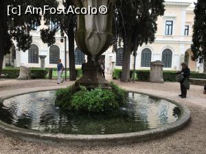 [P04] fantana din curtea muzeului » foto by cilie
 - 
<span class="allrVoted glyphicon glyphicon-heart hidden" id="av729939"></span>
<a class="m-l-10 hidden" id="sv729939" onclick="voting_Foto_DelVot(,729939,3406)" role="button">șterge vot <span class="glyphicon glyphicon-remove"></span></a>
<a id="v9729939" class=" c-red"  onclick="voting_Foto_SetVot(729939)" role="button"><span class="glyphicon glyphicon-heart-empty"></span> <b>LIKE</b> = Votează poza</a> <img class="hidden"  id="f729939W9" src="/imagini/loader.gif" border="0" /><span class="AjErrMes hidden" id="e729939ErM"></span>