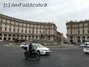 [P05] piata Republica » foto by cilie
 - 
<span class="allrVoted glyphicon glyphicon-heart hidden" id="av729940"></span>
<a class="m-l-10 hidden" id="sv729940" onclick="voting_Foto_DelVot(,729940,3406)" role="button">șterge vot <span class="glyphicon glyphicon-remove"></span></a>
<a id="v9729940" class=" c-red"  onclick="voting_Foto_SetVot(729940)" role="button"><span class="glyphicon glyphicon-heart-empty"></span> <b>LIKE</b> = Votează poza</a> <img class="hidden"  id="f729940W9" src="/imagini/loader.gif" border="0" /><span class="AjErrMes hidden" id="e729940ErM"></span>