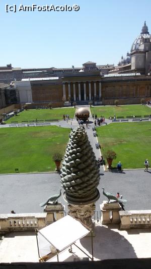 [P16] In curte la Vatican » foto by monaca
 - 
<span class="allrVoted glyphicon glyphicon-heart hidden" id="av781705"></span>
<a class="m-l-10 hidden" id="sv781705" onclick="voting_Foto_DelVot(,781705,3406)" role="button">șterge vot <span class="glyphicon glyphicon-remove"></span></a>
<a id="v9781705" class=" c-red"  onclick="voting_Foto_SetVot(781705)" role="button"><span class="glyphicon glyphicon-heart-empty"></span> <b>LIKE</b> = Votează poza</a> <img class="hidden"  id="f781705W9" src="/imagini/loader.gif" border="0" /><span class="AjErrMes hidden" id="e781705ErM"></span>