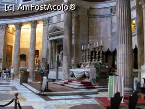 [P17] Pantheon. Interiorul » foto by Radu Tudoran
 - 
<span class="allrVoted glyphicon glyphicon-heart hidden" id="av712821"></span>
<a class="m-l-10 hidden" id="sv712821" onclick="voting_Foto_DelVot(,712821,3406)" role="button">șterge vot <span class="glyphicon glyphicon-remove"></span></a>
<a id="v9712821" class=" c-red"  onclick="voting_Foto_SetVot(712821)" role="button"><span class="glyphicon glyphicon-heart-empty"></span> <b>LIKE</b> = Votează poza</a> <img class="hidden"  id="f712821W9" src="/imagini/loader.gif" border="0" /><span class="AjErrMes hidden" id="e712821ErM"></span>