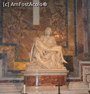 [P11] Roma - Vatican - Basilica Sf. Petru - Pieta lui Michelangelo » foto by alina1104
 - 
<span class="allrVoted glyphicon glyphicon-heart hidden" id="av717826"></span>
<a class="m-l-10 hidden" id="sv717826" onclick="voting_Foto_DelVot(,717826,3406)" role="button">șterge vot <span class="glyphicon glyphicon-remove"></span></a>
<a id="v9717826" class=" c-red"  onclick="voting_Foto_SetVot(717826)" role="button"><span class="glyphicon glyphicon-heart-empty"></span> <b>LIKE</b> = Votează poza</a> <img class="hidden"  id="f717826W9" src="/imagini/loader.gif" border="0" /><span class="AjErrMes hidden" id="e717826ErM"></span>