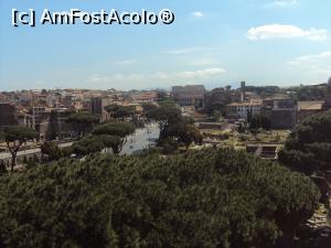 [P08] 8. Vedere spre „Colosseum”, de pe prima terasă a muzeului „Vittoriani”. În centru-dreapta se văd ruinele „Forumului roman”. » foto by doinafil
 - 
<span class="allrVoted glyphicon glyphicon-heart hidden" id="av857791"></span>
<a class="m-l-10 hidden" id="sv857791" onclick="voting_Foto_DelVot(,857791,3406)" role="button">șterge vot <span class="glyphicon glyphicon-remove"></span></a>
<a id="v9857791" class=" c-red"  onclick="voting_Foto_SetVot(857791)" role="button"><span class="glyphicon glyphicon-heart-empty"></span> <b>LIKE</b> = Votează poza</a> <img class="hidden"  id="f857791W9" src="/imagini/loader.gif" border="0" /><span class="AjErrMes hidden" id="e857791ErM"></span>