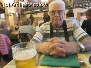 [P14] Aparţinătorul la un pahar de bere » foto by Michi
 - 
<span class="allrVoted glyphicon glyphicon-heart hidden" id="av745672"></span>
<a class="m-l-10 hidden" id="sv745672" onclick="voting_Foto_DelVot(,745672,3406)" role="button">șterge vot <span class="glyphicon glyphicon-remove"></span></a>
<a id="v9745672" class=" c-red"  onclick="voting_Foto_SetVot(745672)" role="button"><span class="glyphicon glyphicon-heart-empty"></span> <b>LIKE</b> = Votează poza</a> <img class="hidden"  id="f745672W9" src="/imagini/loader.gif" border="0" /><span class="AjErrMes hidden" id="e745672ErM"></span>