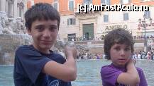 [P56] Gestul corect de aruncare a banilor la Fontana di Trevi » foto by nickro
 - 
<span class="allrVoted glyphicon glyphicon-heart hidden" id="av227443"></span>
<a class="m-l-10 hidden" id="sv227443" onclick="voting_Foto_DelVot(,227443,3406)" role="button">șterge vot <span class="glyphicon glyphicon-remove"></span></a>
<a id="v9227443" class=" c-red"  onclick="voting_Foto_SetVot(227443)" role="button"><span class="glyphicon glyphicon-heart-empty"></span> <b>LIKE</b> = Votează poza</a> <img class="hidden"  id="f227443W9" src="/imagini/loader.gif" border="0" /><span class="AjErrMes hidden" id="e227443ErM"></span>