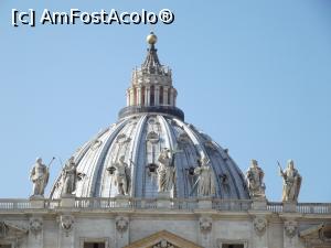 [P14] Statui de pe Bazilica San Pietro. La acel nivel ascensiunea cu liftul s-a încheiat, urcuşul în dom a început pe scări » foto by irinad
 - 
<span class="allrVoted glyphicon glyphicon-heart hidden" id="av838392"></span>
<a class="m-l-10 hidden" id="sv838392" onclick="voting_Foto_DelVot(,838392,3406)" role="button">șterge vot <span class="glyphicon glyphicon-remove"></span></a>
<a id="v9838392" class=" c-red"  onclick="voting_Foto_SetVot(838392)" role="button"><span class="glyphicon glyphicon-heart-empty"></span> <b>LIKE</b> = Votează poza</a> <img class="hidden"  id="f838392W9" src="/imagini/loader.gif" border="0" /><span class="AjErrMes hidden" id="e838392ErM"></span>