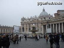 [P02] minunata piata San Pietro » foto by AndreeaSava*
 - 
<span class="allrVoted glyphicon glyphicon-heart hidden" id="av190749"></span>
<a class="m-l-10 hidden" id="sv190749" onclick="voting_Foto_DelVot(,190749,3406)" role="button">șterge vot <span class="glyphicon glyphicon-remove"></span></a>
<a id="v9190749" class=" c-red"  onclick="voting_Foto_SetVot(190749)" role="button"><span class="glyphicon glyphicon-heart-empty"></span> <b>LIKE</b> = Votează poza</a> <img class="hidden"  id="f190749W9" src="/imagini/loader.gif" border="0" /><span class="AjErrMes hidden" id="e190749ErM"></span>