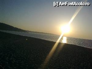 [P07] Rasaritul pe plaja din Albena » foto by Ioana Corches*
 - 
<span class="allrVoted glyphicon glyphicon-heart hidden" id="av428761"></span>
<a class="m-l-10 hidden" id="sv428761" onclick="voting_Foto_DelVot(,428761,3407)" role="button">șterge vot <span class="glyphicon glyphicon-remove"></span></a>
<a id="v9428761" class=" c-red"  onclick="voting_Foto_SetVot(428761)" role="button"><span class="glyphicon glyphicon-heart-empty"></span> <b>LIKE</b> = Votează poza</a> <img class="hidden"  id="f428761W9" src="/imagini/loader.gif" border="0" /><span class="AjErrMes hidden" id="e428761ErM"></span>