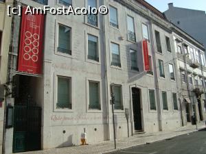 [P02] Casa unde a trait Fernando Pessoa in ultimii lui 15 ani de viata... fatada e decorata cu texte din poeziile sale-Campo do Ourique » foto by mireille
 - 
<span class="allrVoted glyphicon glyphicon-heart hidden" id="av830540"></span>
<a class="m-l-10 hidden" id="sv830540" onclick="voting_Foto_DelVot(,830540,3414)" role="button">șterge vot <span class="glyphicon glyphicon-remove"></span></a>
<a id="v9830540" class=" c-red"  onclick="voting_Foto_SetVot(830540)" role="button"><span class="glyphicon glyphicon-heart-empty"></span> <b>LIKE</b> = Votează poza</a> <img class="hidden"  id="f830540W9" src="/imagini/loader.gif" border="0" /><span class="AjErrMes hidden" id="e830540ErM"></span>