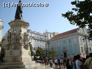 [P04] Chiado -statuia printului poeziei portugheze Louis de Camoes -cladirea din spate e biserica italiana Loretto » foto by mireille
 - 
<span class="allrVoted glyphicon glyphicon-heart hidden" id="av830542"></span>
<a class="m-l-10 hidden" id="sv830542" onclick="voting_Foto_DelVot(,830542,3414)" role="button">șterge vot <span class="glyphicon glyphicon-remove"></span></a>
<a id="v9830542" class=" c-red"  onclick="voting_Foto_SetVot(830542)" role="button"><span class="glyphicon glyphicon-heart-empty"></span> <b>LIKE</b> = Votează poza</a> <img class="hidden"  id="f830542W9" src="/imagini/loader.gif" border="0" /><span class="AjErrMes hidden" id="e830542ErM"></span>