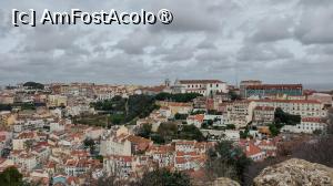 [P68] 30 dec. 2022.

Cartierul Alfama văzut de pe meterezele de la Castelo Sao Jorge. Turla din planul îndepărtat este de la Igreja Paroquial de Graca (Biserica Parohială Graca). » foto by ovidiuyepi
 - 
<span class="allrVoted glyphicon glyphicon-heart hidden" id="av1395656"></span>
<a class="m-l-10 hidden" id="sv1395656" onclick="voting_Foto_DelVot(,1395656,3414)" role="button">șterge vot <span class="glyphicon glyphicon-remove"></span></a>
<a id="v91395656" class=" c-red"  onclick="voting_Foto_SetVot(1395656)" role="button"><span class="glyphicon glyphicon-heart-empty"></span> <b>LIKE</b> = Votează poza</a> <img class="hidden"  id="f1395656W9" src="/imagini/loader.gif" border="0" /><span class="AjErrMes hidden" id="e1395656ErM"></span>