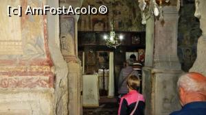 [P10] Interiorul naosului de la biserica din Densuș. În mijlocul naosului sunt 4 stâlpi, fiecare făcut din câte două altare romane suprapuse. Stâlpii formează un careu deasupra căruia se înalță o 'turlă” îngustă (horn pentru evacuarea fumului de jertfă!?)  » foto by Lucien
 - 
<span class="allrVoted glyphicon glyphicon-heart hidden" id="av835801"></span>
<a class="m-l-10 hidden" id="sv835801" onclick="voting_Foto_DelVot(,835801,3418)" role="button">șterge vot <span class="glyphicon glyphicon-remove"></span></a>
<a id="v9835801" class=" c-red"  onclick="voting_Foto_SetVot(835801)" role="button"><span class="glyphicon glyphicon-heart-empty"></span> <b>LIKE</b> = Votează poza</a> <img class="hidden"  id="f835801W9" src="/imagini/loader.gif" border="0" /><span class="AjErrMes hidden" id="e835801ErM"></span>