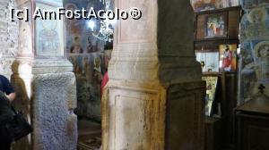 [P11] Detaliu din interior (naos) cu doi stâlpi (fiecare făcut din câte două altare romane) și cu iconostasul de la altar.  » foto by Lucien
 - 
<span class="allrVoted glyphicon glyphicon-heart hidden" id="av835802"></span>
<a class="m-l-10 hidden" id="sv835802" onclick="voting_Foto_DelVot(,835802,3418)" role="button">șterge vot <span class="glyphicon glyphicon-remove"></span></a>
<a id="v9835802" class=" c-red"  onclick="voting_Foto_SetVot(835802)" role="button"><span class="glyphicon glyphicon-heart-empty"></span> <b>LIKE</b> = Votează poza</a> <img class="hidden"  id="f835802W9" src="/imagini/loader.gif" border="0" /><span class="AjErrMes hidden" id="e835802ErM"></span>