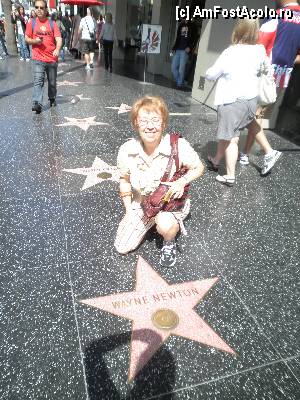 [P08] Hollywood / pe Famous Street, printre stele » foto by grecudoina
 - 
<span class="allrVoted glyphicon glyphicon-heart hidden" id="av362650"></span>
<a class="m-l-10 hidden" id="sv362650" onclick="voting_Foto_DelVot(,362650,3459)" role="button">șterge vot <span class="glyphicon glyphicon-remove"></span></a>
<a id="v9362650" class=" c-red"  onclick="voting_Foto_SetVot(362650)" role="button"><span class="glyphicon glyphicon-heart-empty"></span> <b>LIKE</b> = Votează poza</a> <img class="hidden"  id="f362650W9" src="/imagini/loader.gif" border="0" /><span class="AjErrMes hidden" id="e362650ErM"></span>