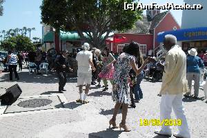 [P11] Fisherman Village joi dupa masa lumea danseaza pe muzica live » foto by delia58
 - 
<span class="allrVoted glyphicon glyphicon-heart hidden" id="av518578"></span>
<a class="m-l-10 hidden" id="sv518578" onclick="voting_Foto_DelVot(,518578,3459)" role="button">șterge vot <span class="glyphicon glyphicon-remove"></span></a>
<a id="v9518578" class=" c-red"  onclick="voting_Foto_SetVot(518578)" role="button"><span class="glyphicon glyphicon-heart-empty"></span> <b>LIKE</b> = Votează poza</a> <img class="hidden"  id="f518578W9" src="/imagini/loader.gif" border="0" /><span class="AjErrMes hidden" id="e518578ErM"></span>