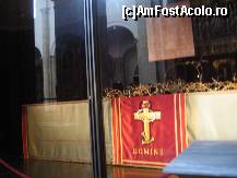 [P33] Cufarul in care e pastrat giulgiul; deasupra amprenta figurii lui Hristos » foto by Michi
 - 
<span class="allrVoted glyphicon glyphicon-heart hidden" id="av384342"></span>
<a class="m-l-10 hidden" id="sv384342" onclick="voting_Foto_DelVot(,384342,3466)" role="button">șterge vot <span class="glyphicon glyphicon-remove"></span></a>
<a id="v9384342" class=" c-red"  onclick="voting_Foto_SetVot(384342)" role="button"><span class="glyphicon glyphicon-heart-empty"></span> <b>LIKE</b> = Votează poza</a> <img class="hidden"  id="f384342W9" src="/imagini/loader.gif" border="0" /><span class="AjErrMes hidden" id="e384342ErM"></span>