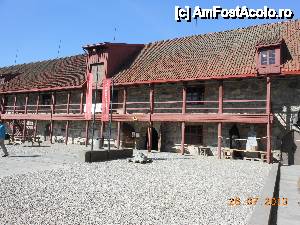 [P48] Trondheim - Catedrala Nidaros, curtea interioară.  » foto by iulianic
 - 
<span class="allrVoted glyphicon glyphicon-heart hidden" id="av487020"></span>
<a class="m-l-10 hidden" id="sv487020" onclick="voting_Foto_DelVot(,487020,3499)" role="button">șterge vot <span class="glyphicon glyphicon-remove"></span></a>
<a id="v9487020" class=" c-red"  onclick="voting_Foto_SetVot(487020)" role="button"><span class="glyphicon glyphicon-heart-empty"></span> <b>LIKE</b> = Votează poza</a> <img class="hidden"  id="f487020W9" src="/imagini/loader.gif" border="0" /><span class="AjErrMes hidden" id="e487020ErM"></span>