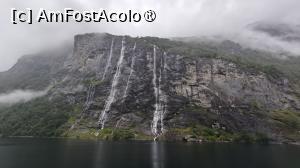 [P11] Croazieră pe fiordul Geiranger,Cascada Cele Șapte Surori » foto by elenaadina
 - 
<span class="allrVoted glyphicon glyphicon-heart hidden" id="av1543372"></span>
<a class="m-l-10 hidden" id="sv1543372" onclick="voting_Foto_DelVot(,1543372,3499)" role="button">șterge vot <span class="glyphicon glyphicon-remove"></span></a>
<a id="v91543372" class=" c-red"  onclick="voting_Foto_SetVot(1543372)" role="button"><span class="glyphicon glyphicon-heart-empty"></span> <b>LIKE</b> = Votează poza</a> <img class="hidden"  id="f1543372W9" src="/imagini/loader.gif" border="0" /><span class="AjErrMes hidden" id="e1543372ErM"></span>
