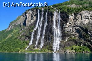 [P13] Croazieră pe fiordul Geiranger,Cascada Cele Șapte Surori » foto by elenaadina
 - 
<span class="allrVoted glyphicon glyphicon-heart hidden" id="av1543374"></span>
<a class="m-l-10 hidden" id="sv1543374" onclick="voting_Foto_DelVot(,1543374,3499)" role="button">șterge vot <span class="glyphicon glyphicon-remove"></span></a>
<a id="v91543374" class=" c-red"  onclick="voting_Foto_SetVot(1543374)" role="button"><span class="glyphicon glyphicon-heart-empty"></span> <b>LIKE</b> = Votează poza</a> <img class="hidden"  id="f1543374W9" src="/imagini/loader.gif" border="0" /><span class="AjErrMes hidden" id="e1543374ErM"></span>