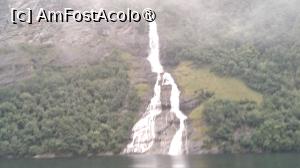 [P15] Croazieră pe fiordul Geiranger,Cascada Pețitorul » foto by elenaadina
 - 
<span class="allrVoted glyphicon glyphicon-heart hidden" id="av1543376"></span>
<a class="m-l-10 hidden" id="sv1543376" onclick="voting_Foto_DelVot(,1543376,3499)" role="button">șterge vot <span class="glyphicon glyphicon-remove"></span></a>
<a id="v91543376" class=" c-red"  onclick="voting_Foto_SetVot(1543376)" role="button"><span class="glyphicon glyphicon-heart-empty"></span> <b>LIKE</b> = Votează poza</a> <img class="hidden"  id="f1543376W9" src="/imagini/loader.gif" border="0" /><span class="AjErrMes hidden" id="e1543376ErM"></span>