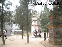 [P10] padurea Confuciana cu Dagobe,in care sunt inmormantati,calugarii,celebrii de la templuShaolin » foto by grecudoina
 - 
<span class="allrVoted glyphicon glyphicon-heart hidden" id="av309149"></span>
<a class="m-l-10 hidden" id="sv309149" onclick="voting_Foto_DelVot(,309149,3501)" role="button">șterge vot <span class="glyphicon glyphicon-remove"></span></a>
<a id="v9309149" class=" c-red"  onclick="voting_Foto_SetVot(309149)" role="button"><span class="glyphicon glyphicon-heart-empty"></span> <b>LIKE</b> = Votează poza</a> <img class="hidden"  id="f309149W9" src="/imagini/loader.gif" border="0" /><span class="AjErrMes hidden" id="e309149ErM"></span>