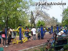 [P05] 'Sala de fitness' in aer liber, cum am denumit-o eu, cu multe 'aparate' pt. intretinerea 'Tineretii fara batranete'...din parcul circului » foto by ileanaxperta*
 - 
<span class="allrVoted glyphicon glyphicon-heart hidden" id="av67506"></span>
<a class="m-l-10 hidden" id="sv67506" onclick="voting_Foto_DelVot(,67506,3511)" role="button">șterge vot <span class="glyphicon glyphicon-remove"></span></a>
<a id="v967506" class=" c-red"  onclick="voting_Foto_SetVot(67506)" role="button"><span class="glyphicon glyphicon-heart-empty"></span> <b>LIKE</b> = Votează poza</a> <img class="hidden"  id="f67506W9" src="/imagini/loader.gif" border="0" /><span class="AjErrMes hidden" id="e67506ErM"></span>