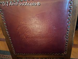 [P26] București, Palatul Ghica Victoria, Sigla familiei Ghica imprimată pe spătarele scaunelor » foto by mprofeanu
 - 
<span class="allrVoted glyphicon glyphicon-heart hidden" id="av1549539"></span>
<a class="m-l-10 hidden" id="sv1549539" onclick="voting_Foto_DelVot(,1549539,3511)" role="button">șterge vot <span class="glyphicon glyphicon-remove"></span></a>
<a id="v91549539" class=" c-red"  onclick="voting_Foto_SetVot(1549539)" role="button"><span class="glyphicon glyphicon-heart-empty"></span> <b>LIKE</b> = Votează poza</a> <img class="hidden"  id="f1549539W9" src="/imagini/loader.gif" border="0" /><span class="AjErrMes hidden" id="e1549539ErM"></span>